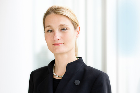 Ina Spiess, Managing Partner SpiessConsult: „Wir sind eine Kommunikationsberatung und Werbeagentur.  Für Unternehmenskommunikation, Mitarbeiter-Kommunikation, Markenmanagement. Und für Sie. Lernen Sie uns kennen.“